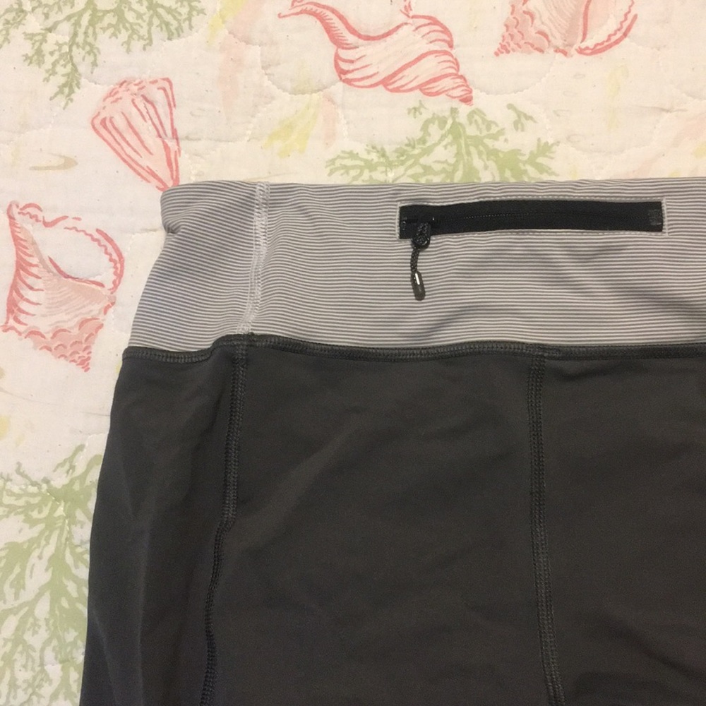 Lululemon Grey Capri Leggings SIZE 10!